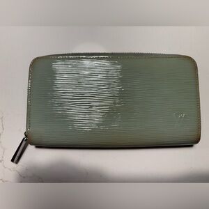 Louis Vuitton Epi zip around wallet
